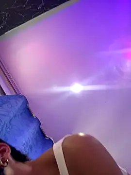 DayanaDG online show from November 26, 2025, 7:37 pm