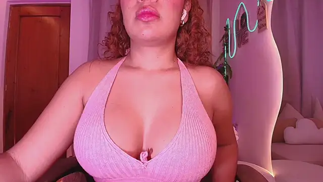 Snapshot of megansan_ chatting on May 15, 2026, 2:57 pm megansan online show from May 15, 2026, 2:57 pm