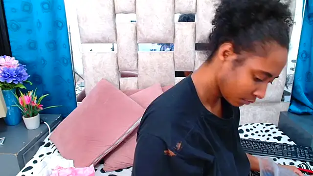 AmbarSmit online show from September 13, 2025, 9:36 pm