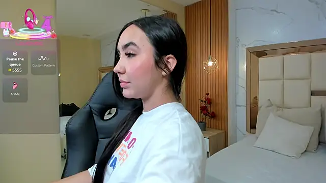 Snapshot of julieta_rosee chatting on July 14, 2026, 10:37 pm julieta rosee online show from July 14, 2026, 10:37 pm