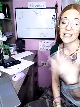 Purple2StayThnxx online show from January 18, 2026, 8:01 pm