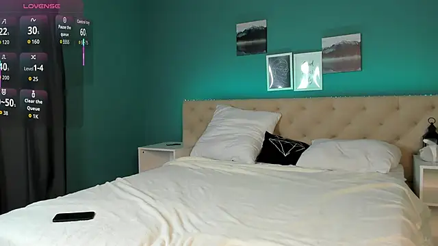 KiraSun online show from September 16, 2025, 12:17 pm