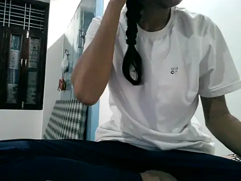 Aarohi An online show from September 24, 2025, 4:32 pm