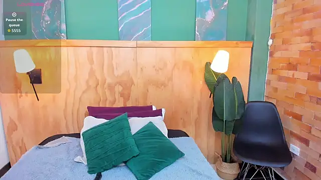 Snapshot of milavega_ chatting on March 6, 2026, 1:07 pm milavega online show from March 6, 2026, 1:07 pm