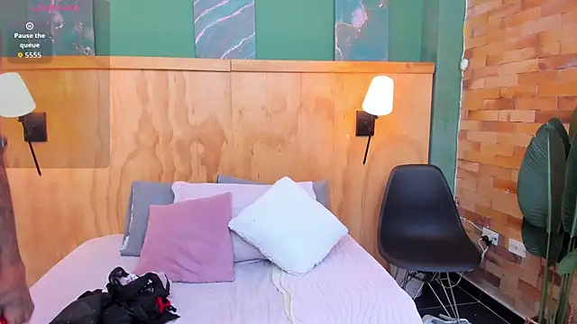 Snapshot of milavega_ chatting on March 10, 2026, 11:48 am milavega online show from March 10, 2026, 11:48 am