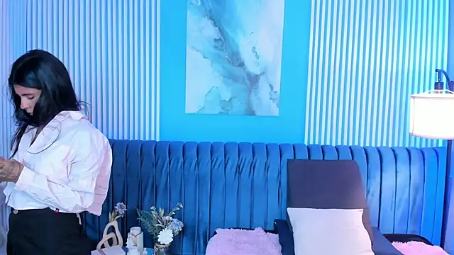 Snapshot of milavega_ chatting on April 4, 2026, 1:41 pm milavega online show from April 4, 2026, 1:41 pm