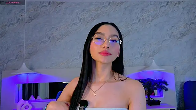 Snapshot of Keira_Corleone chatting on November 14, 2025, 4:22 am Keira Corleone online show from November 14, 2025, 4:22 am