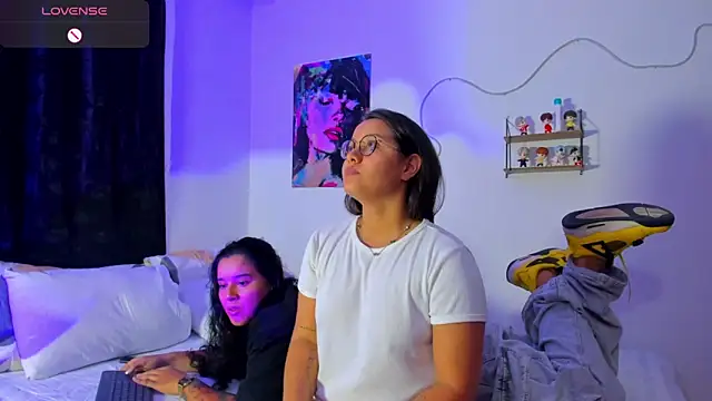 Snapshot of Dilan_and_Mia chatting on February 4, 2026, 5:57 am Dilan and Mia online show from February 4, 2026, 5:57 am