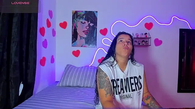 Snapshot of Dilan_and_Mia chatting on February 27, 2026, 1:38 am Dilan and Mia online show from February 27, 2026, 1:38 am