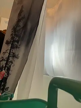 SeccySerena online show from December 16, 2025, 5:40 pm