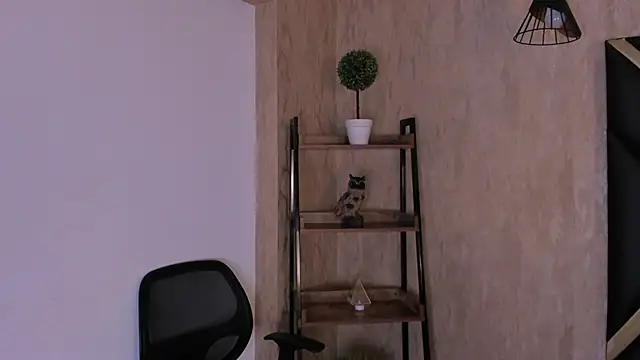 Snapshot of MeganHoffmaan chatting on October 28, 2025, 7:38 pm MeganHoffmaan online show from October 28, 2025, 7:38 pm