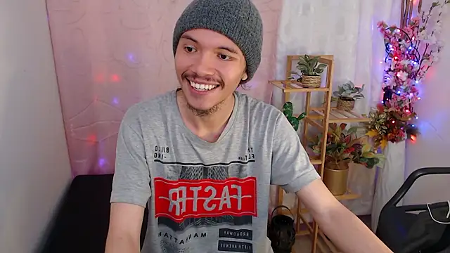 Snapshot of Xoxo_Smiles chatting on January 13, 2026, 3:06 pm Xoxo Smiles online show from January 13, 2026, 3:06 pm