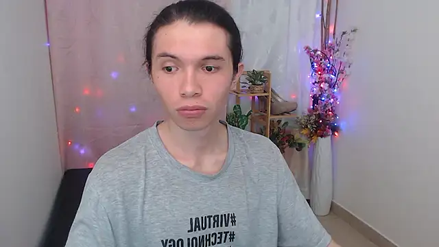 Snapshot of Xoxo_Smiles chatting on February 9, 2026, 10:25 pm Xoxo Smiles online show from February 9, 2026, 10:25 pm