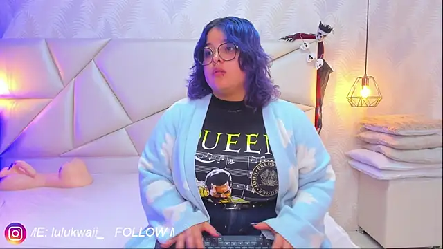 lulukawai16 online show from October 29, 2025, 7:04 pm