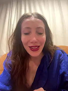 Snapshot of HellaryTourent chatting on January 18, 2026, 2:54 pm HellaryTourent online show from January 18, 2026, 2:54 pm