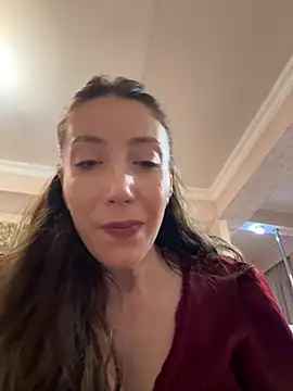 Snapshot of HellaryTourent chatting on February 7, 2026, 6:33 pm HellaryTourent online show from February 7, 2026, 6:33 pm