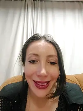 Snapshot of HellaryTourent chatting on February 16, 2026, 5:20 pm HellaryTourent online show from February 16, 2026, 5:20 pm