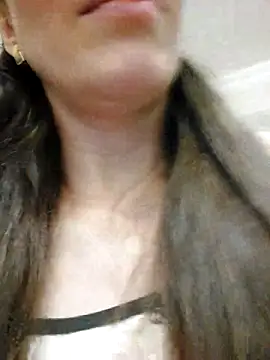 Snapshot of HellaryTourent chatting on February 18, 2026, 4:36 pm HellaryTourent online show from February 18, 2026, 4:36 pm