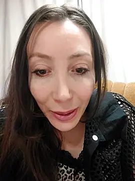 Snapshot of HellaryTourent chatting on February 23, 2026, 5:10 pm HellaryTourent online show from February 23, 2026, 5:10 pm