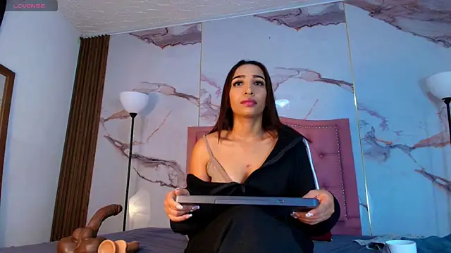 Snapshot of AlyaThompson chatting on November 19, 2025, 4:01 am AlyaThompson online show from November 19, 2025, 4:01 am