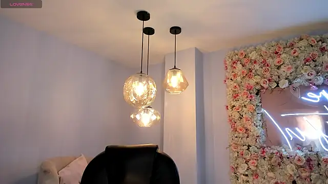 Snapshot of AgathaKondo_ chatting on February 9, 2026, 9:19 pm AgathaKondo online show from February 9, 2026, 9:19 pm