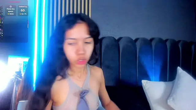 Gina 77 online show from November 13, 2025, 12:26 pm