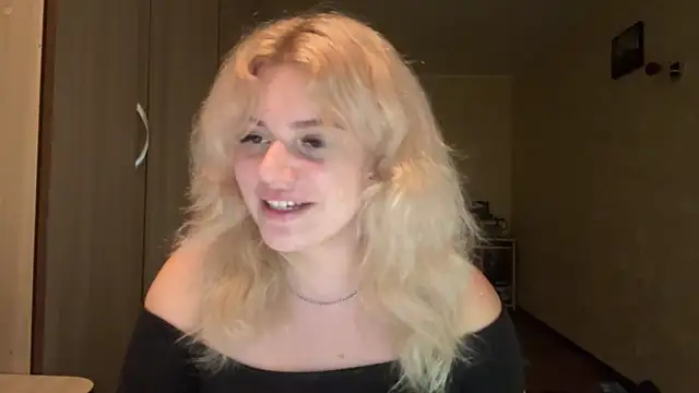 Snapshot of sunshinyflash chatting on November 26, 2025, 5:36 pm sunshinyflash online show from November 26, 2025, 5:36 pm