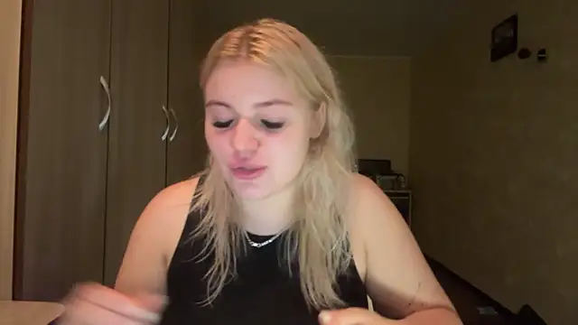 Snapshot of sunshinyflash chatting on November 27, 2025, 3:47 pm sunshinyflash online show from November 27, 2025, 3:47 pm