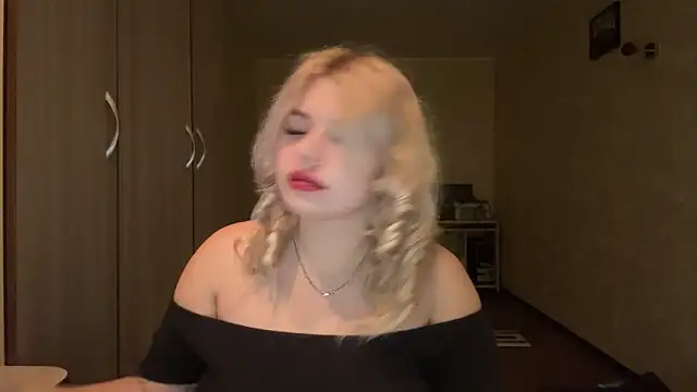 Snapshot of sunshinyflash chatting on December 2, 2025, 6:58 pm sunshinyflash online show from December 2, 2025, 6:58 pm