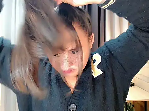 ursexy ceciliaxx online show from September 11, 2025, 5:46 pm