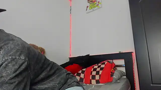 Mateo Escobar online show from November 1, 2025, 8:11 pm