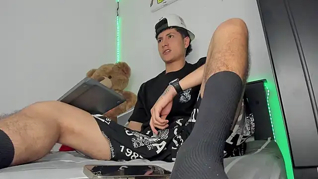 Mateo Escobar online show from November 27, 2025, 4:47 am