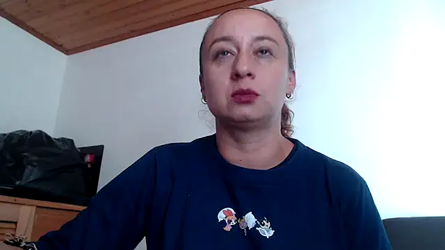 Snapshot of Milf_Valeria chatting on May 22, 2026, 5:40 pm Milf Valeria online show from May 22, 2026, 5:40 pm