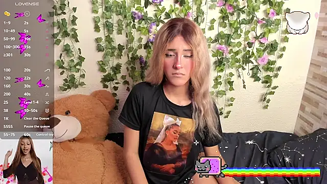 Amy Moonlight online show from October 28, 2025, 8:44 pm