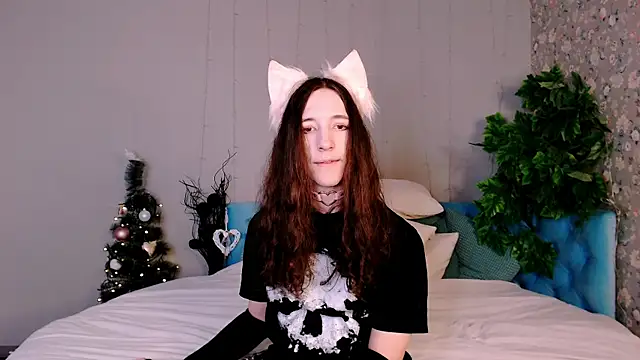 SilverMuse online show from December 19, 2025, 10:06 pm