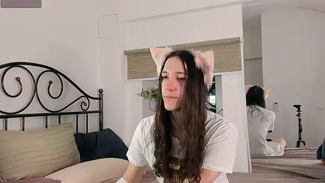 SilverMuse online show from April 13, 2026, 12:49 am