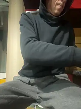 adiluci1 online show from October 20, 2025, 5:35 pm