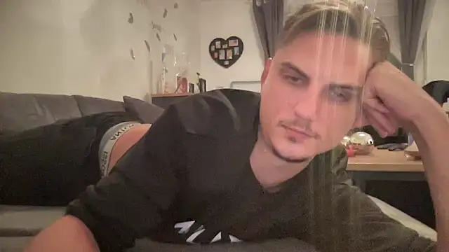 Sweetbooy90 online show from October 10, 2025, 9:14 pm