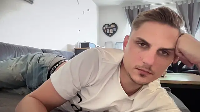 Sweetbooy90 online show from May 16, 2026, 12:59 pm