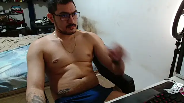 Leonino231 online show from April 17, 2026, 9:40 pm