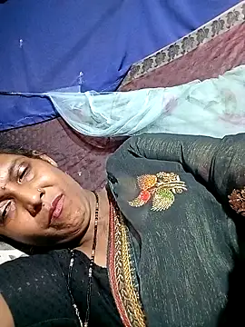 Snapshot of Savita992 chatting on May 8, 2026, 8:08 am Savita992 online show from May 8, 2026, 8:08 am