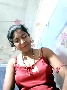 Snapshot of Savita992 chatting on May 11, 2026, 7:33 pm Savita992 online show from May 11, 2026, 7:33 pm