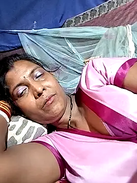Snapshot of Savita992 chatting on May 12, 2026, 8:22 am Savita992 online show from May 12, 2026, 8:22 am