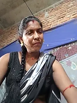 Snapshot of Savita992 chatting on May 19, 2026, 8:42 am Savita992 online show from May 19, 2026, 8:42 am