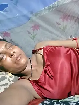 Snapshot of Savita992 chatting on May 19, 2026, 8:48 pm Savita992 online show from May 19, 2026, 8:48 pm