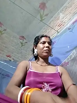 Snapshot of Savita992 chatting on May 28, 2026, 9:45 pm Savita992 online show from May 28, 2026, 9:45 pm