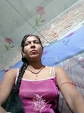 Snapshot of Savita992 chatting on May 30, 2026, 7:33 pm Savita992 online show from May 30, 2026, 7:33 pm
