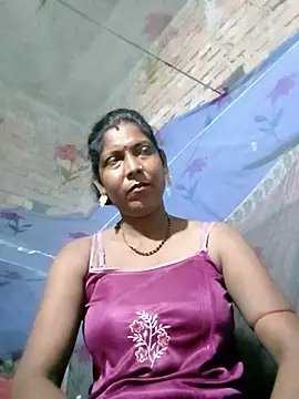 Snapshot of Savita992 chatting on July 18, 2026, 6:12 pm Savita992 online show from July 18, 2026, 6:12 pm