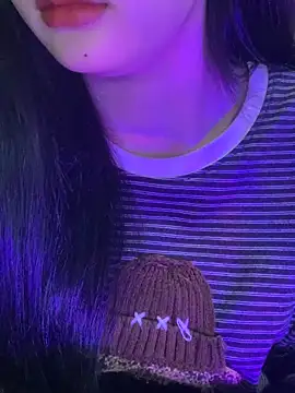 Linhtruong  online show from February 18, 2026, 4:08 am