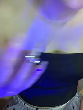 Linhtruong  online show from April 13, 2026, 1:55 am